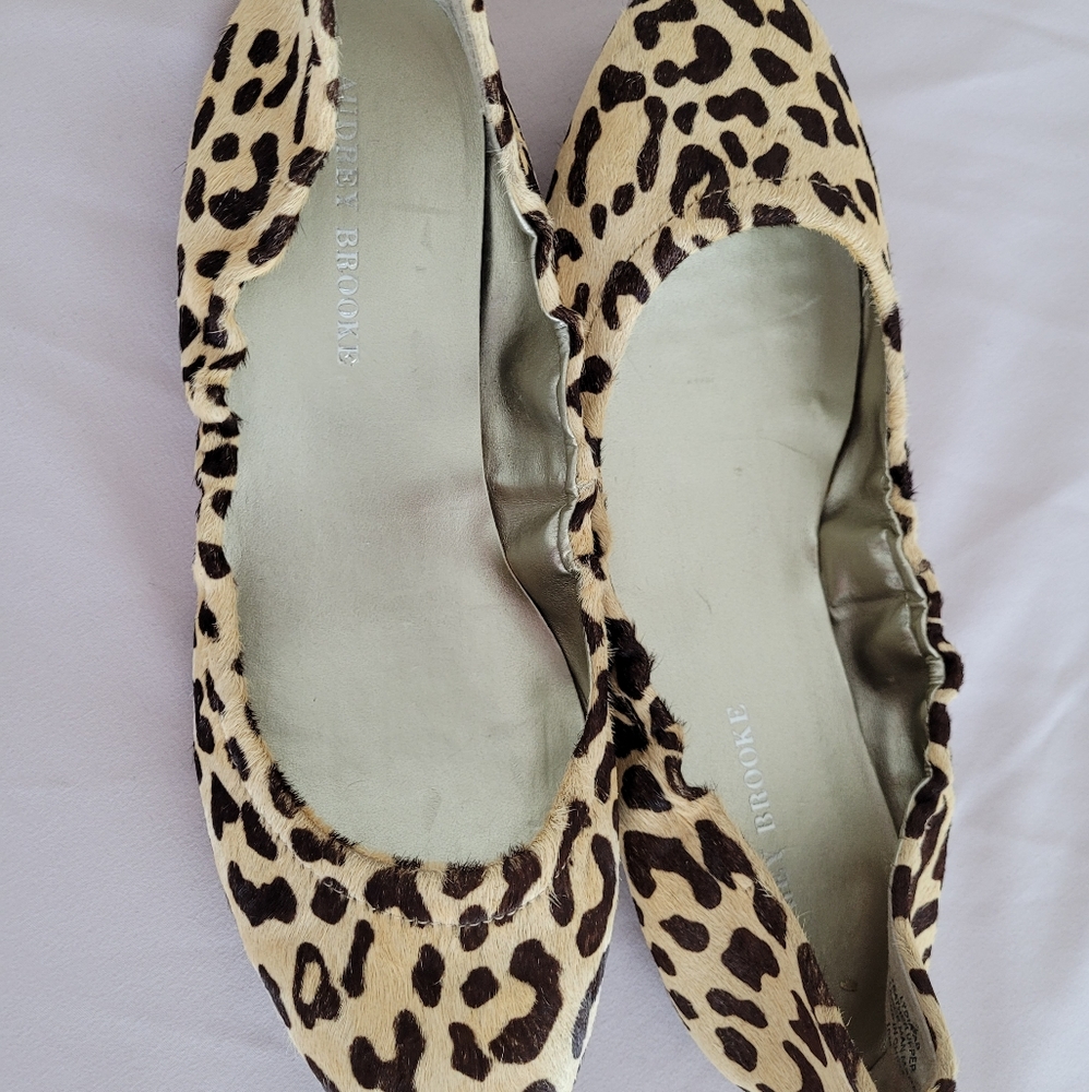 EUC Audrey Brooke animal print flats sz 10